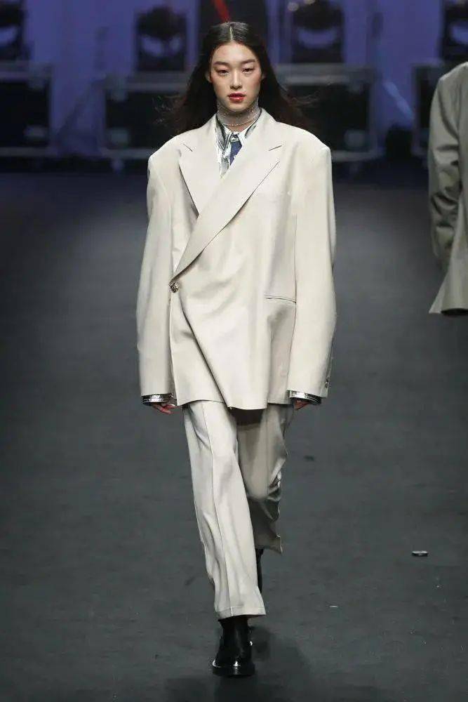 廓形 西装廓形2022流行趋势