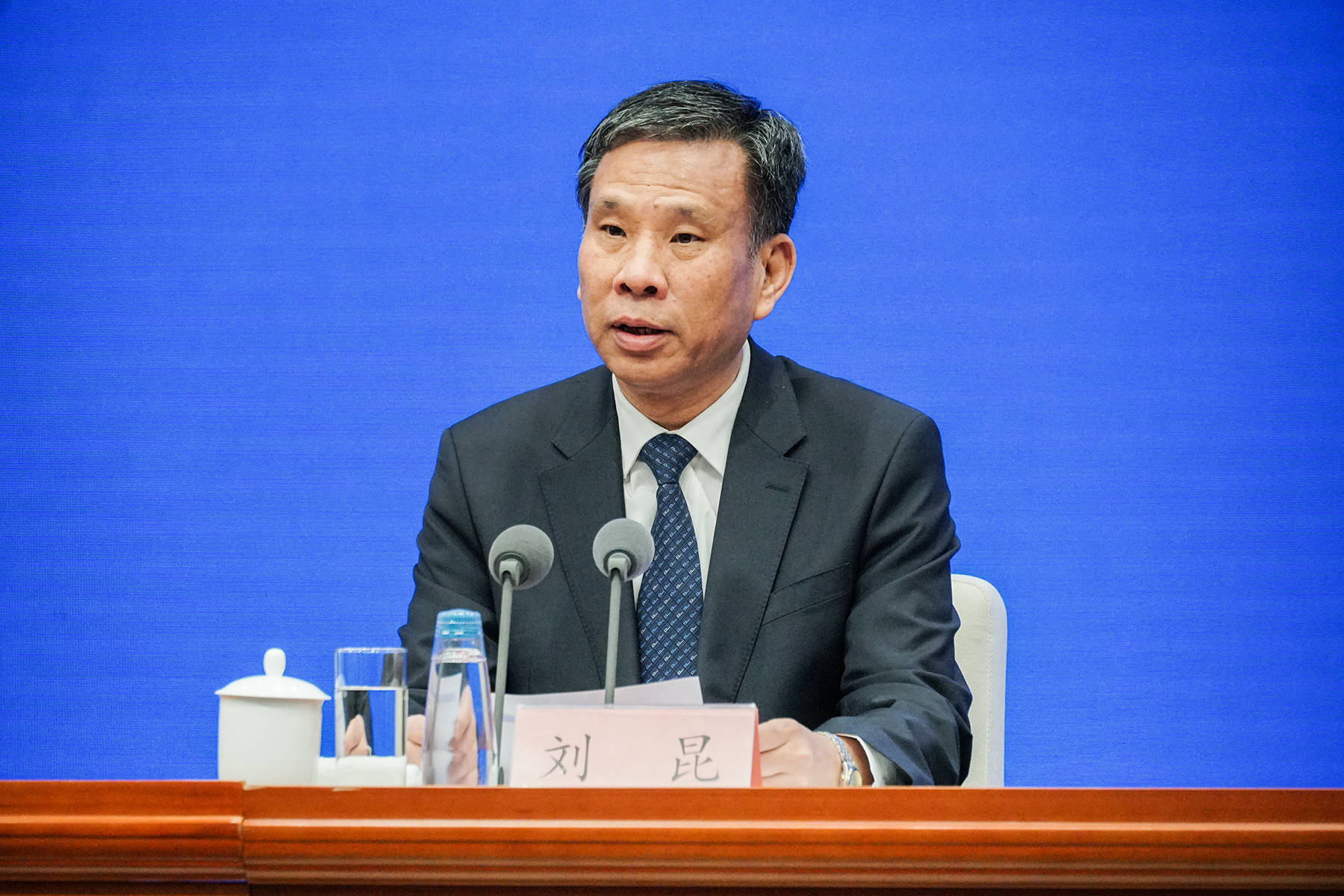 财政部部长刘昆 澎湃新闻记者 周頔 摄2月22日,在国务院新闻办举行的