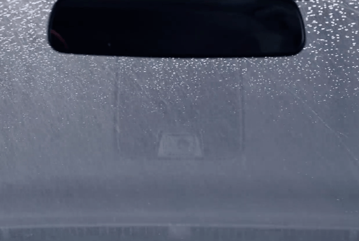 用车有道丨严冬如何应对汽车玻璃结霜