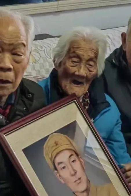 为革命烈士画像日思夜想74年百岁老人与儿子终相见