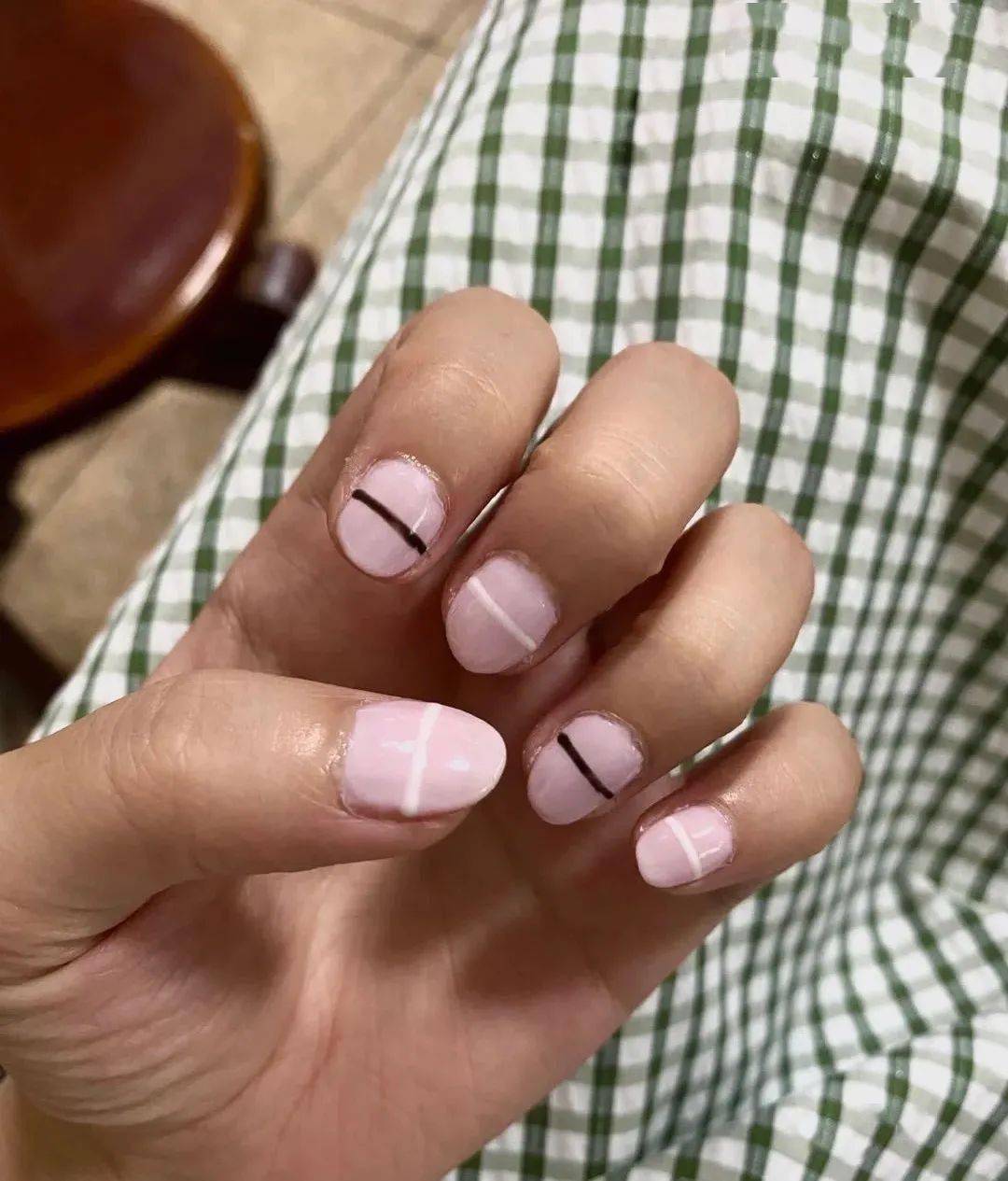 做完美甲后,我丑的睡不着,太难受了_原图_后台_灰指甲