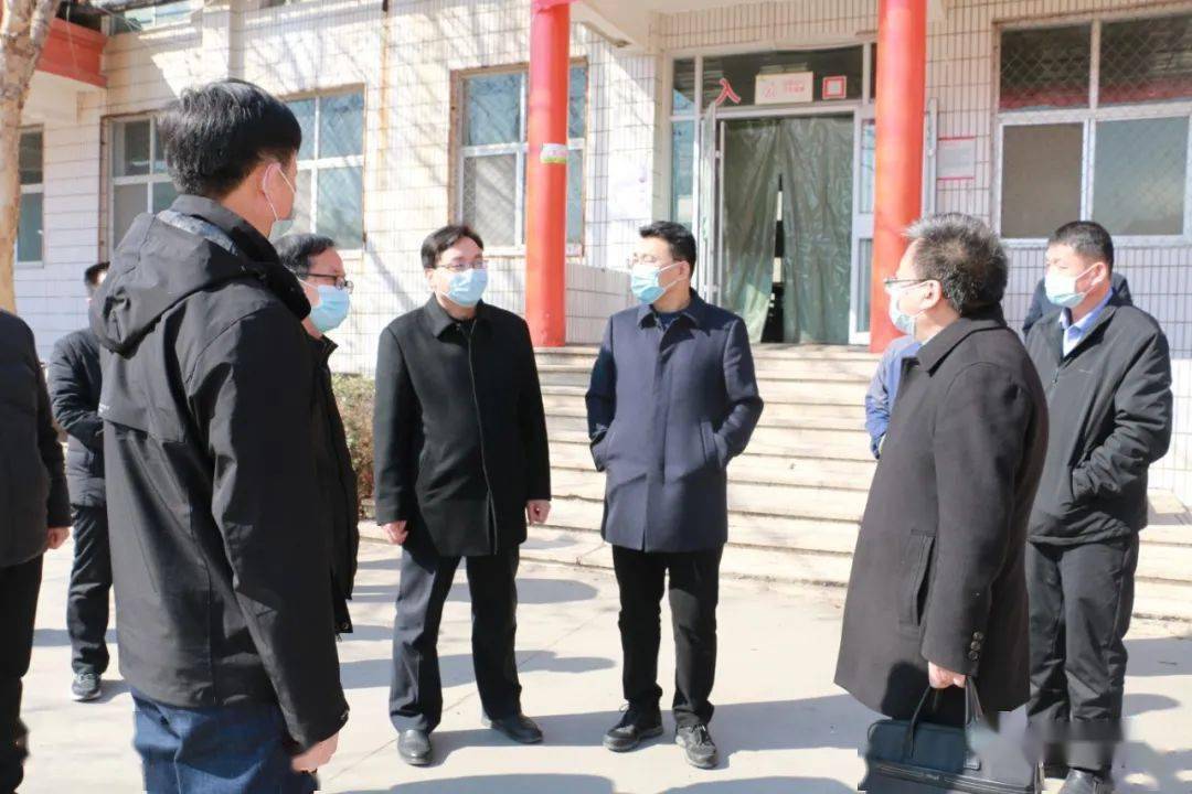 市教育局领导莅临我县督导春季开学筹备工作