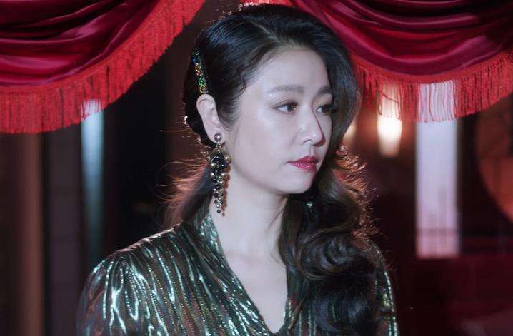 去年,由林心如担任制片和主演的电视剧《华灯初上》上线netflix并大火