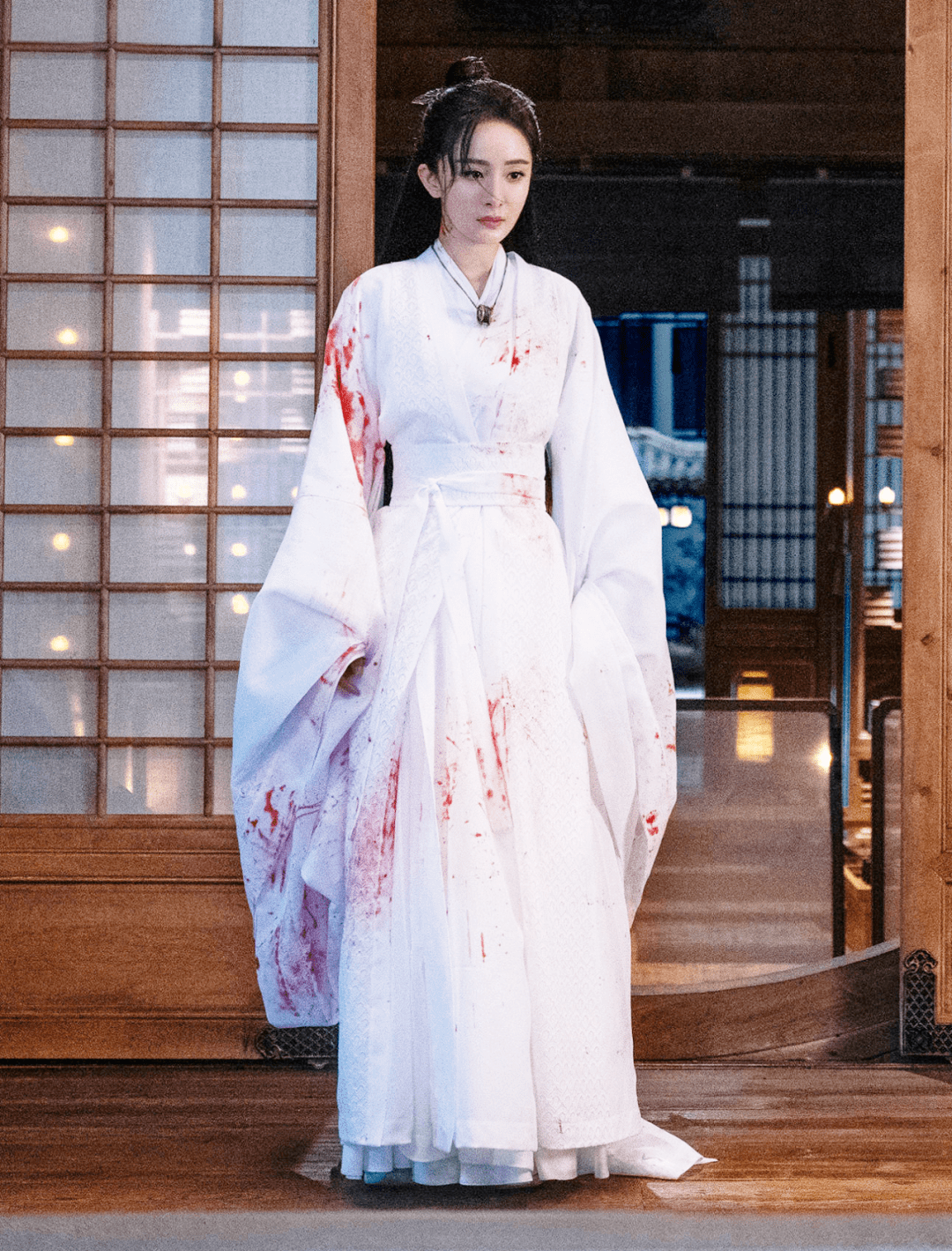 为什么国产仙侠剧的衣服,都复制粘贴长得一模一样……_造型_白色_一身