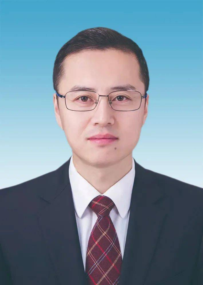 男,汉族,1973年8月生,大学,公共管理硕士,中共党员,现任市委副书记,市