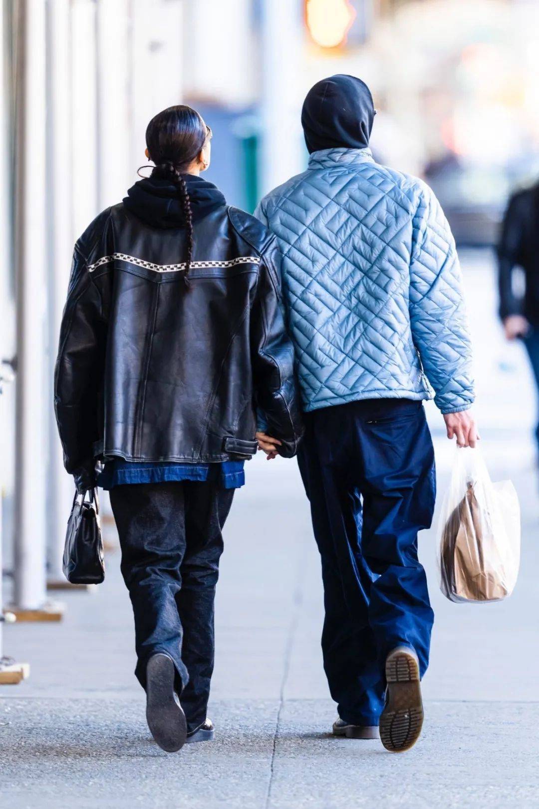 图片 欧洲“平民王妃”世纪同框，刘雯和宋妍霏都回归，张子枫绯闻事件后首现身！【海报街拍】