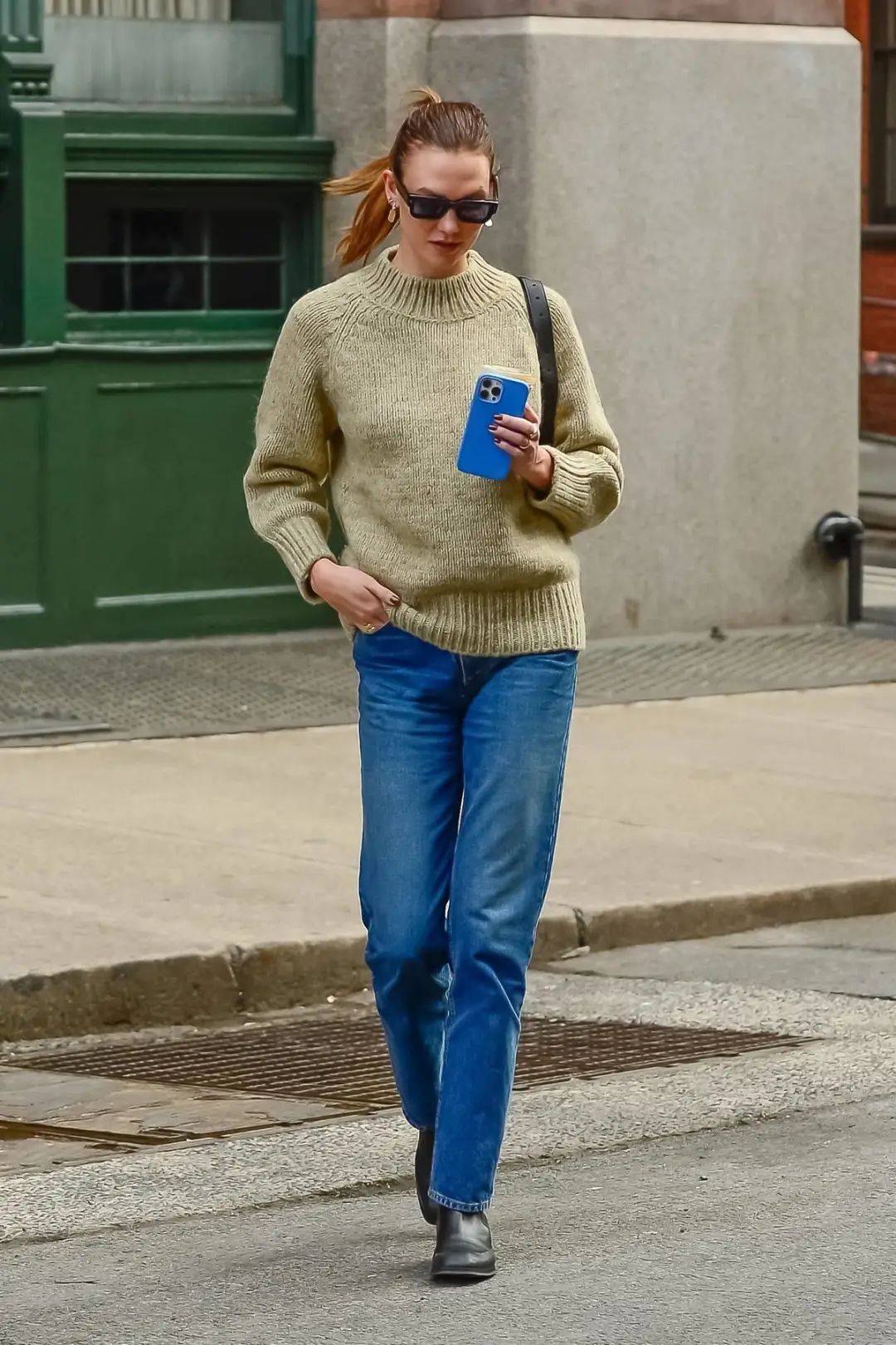 图片 欧洲“平民王妃”世纪同框，刘雯和宋妍霏都回归，张子枫绯闻事件后首现身！【海报街拍】