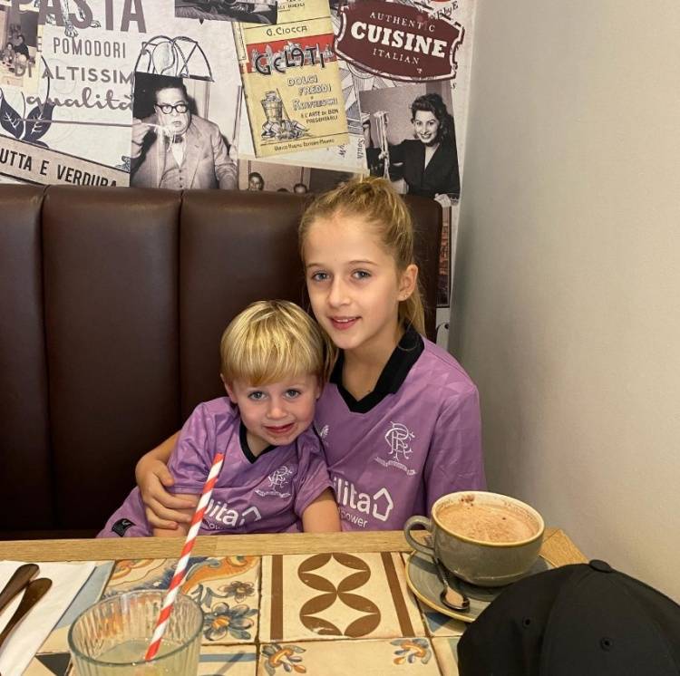 吾家有女初长成杰拉德祝大女儿18岁生日快乐