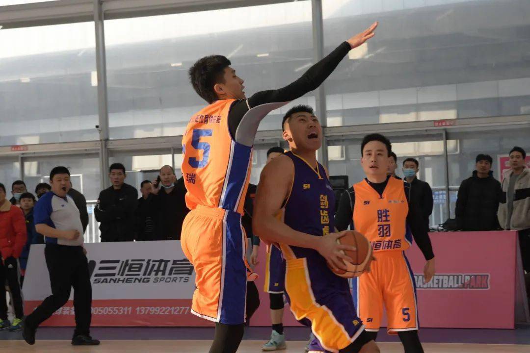 徐州篮球运动员在美国打球