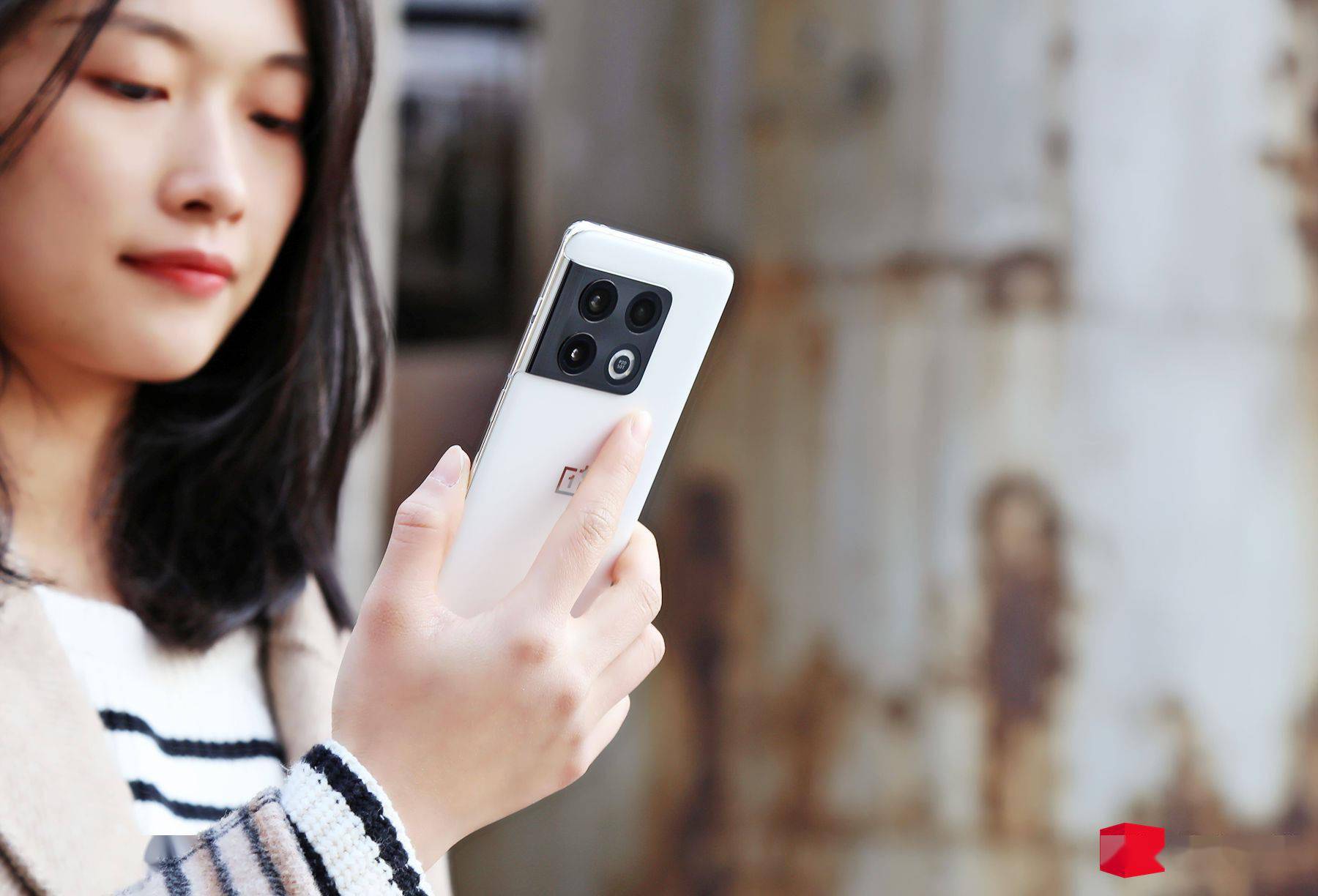 其它|一加 10 Pro 胖达白至尊版图赏：很干净的白色，还升级了超大存储组合