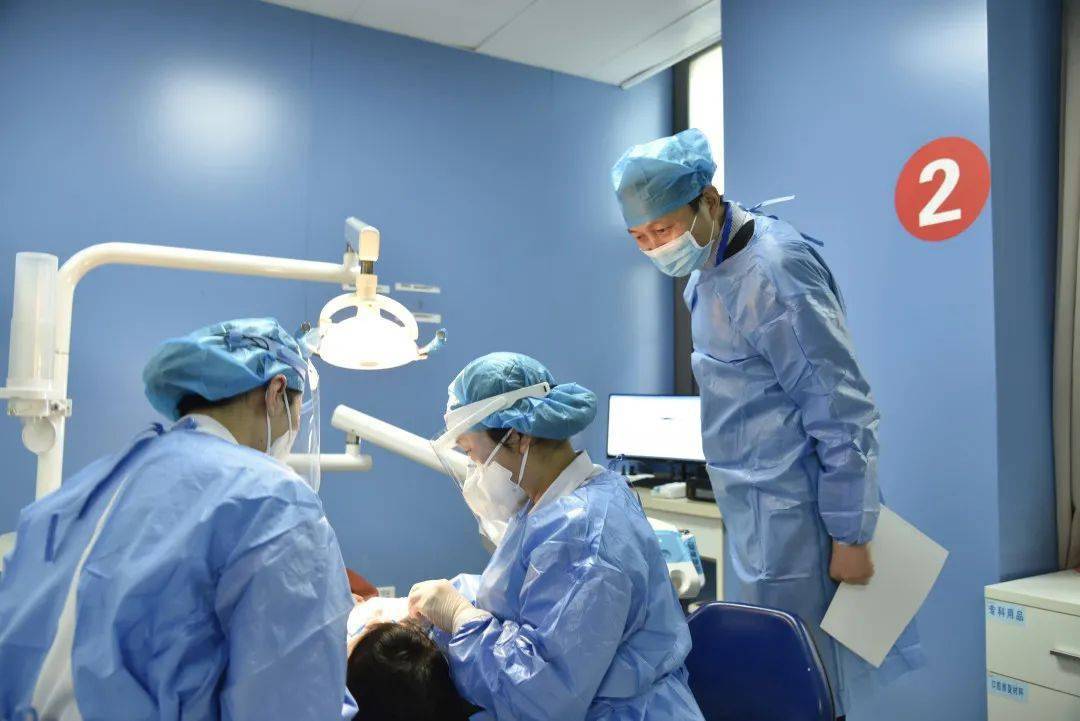 包含北京口腔医院代挂专家号，快速办理，节省时间的词条