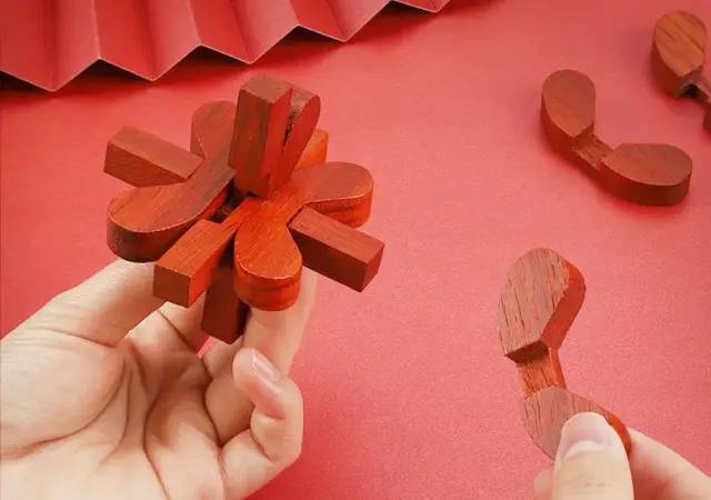 积木【DIY】木玩届的“乐高”积木，国风孔明锁，谁玩谁上瘾！