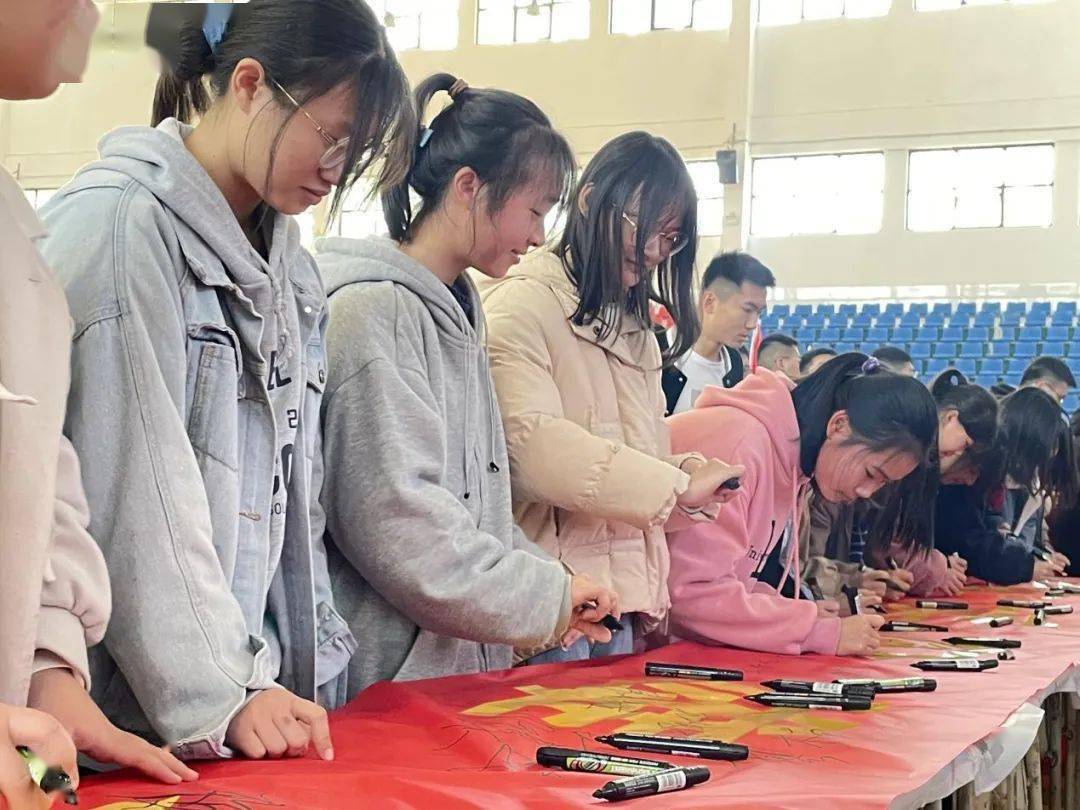 奋战百日破茧成蝶龙南中学召开2022年高考百日冲刺誓师大会