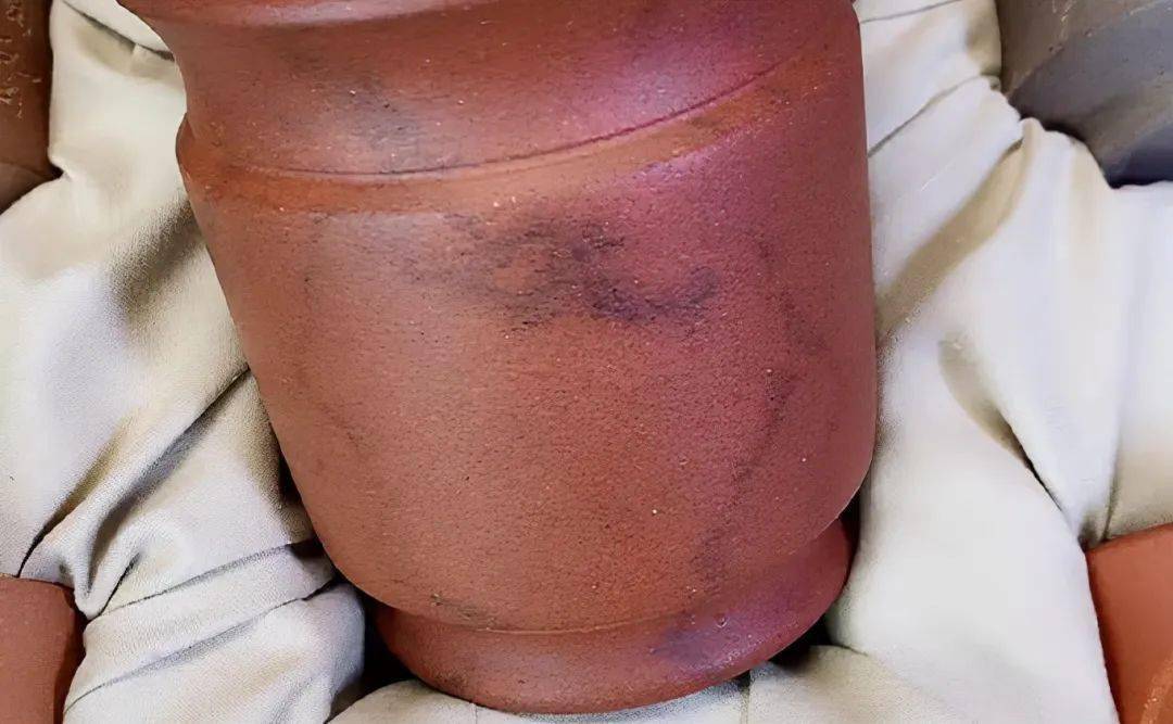 添加了碳酸钡的紫砂壶