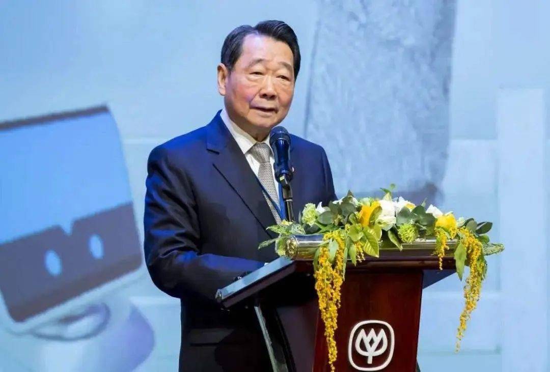 不是所有的富二代都能成为谢国民泰国首富的商业传奇超励志