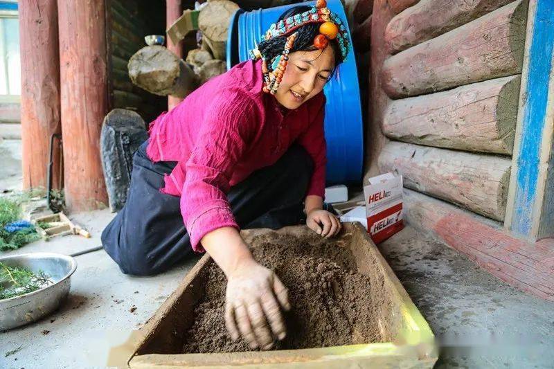 分享一位藏族姑娘的获奖摄影作品_麦宿_德格县_四川