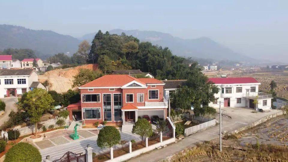 罗忠春55胡显任56佘芳57张琼58何敏59王敏琴60王依瑕61周淑兰62周雪云