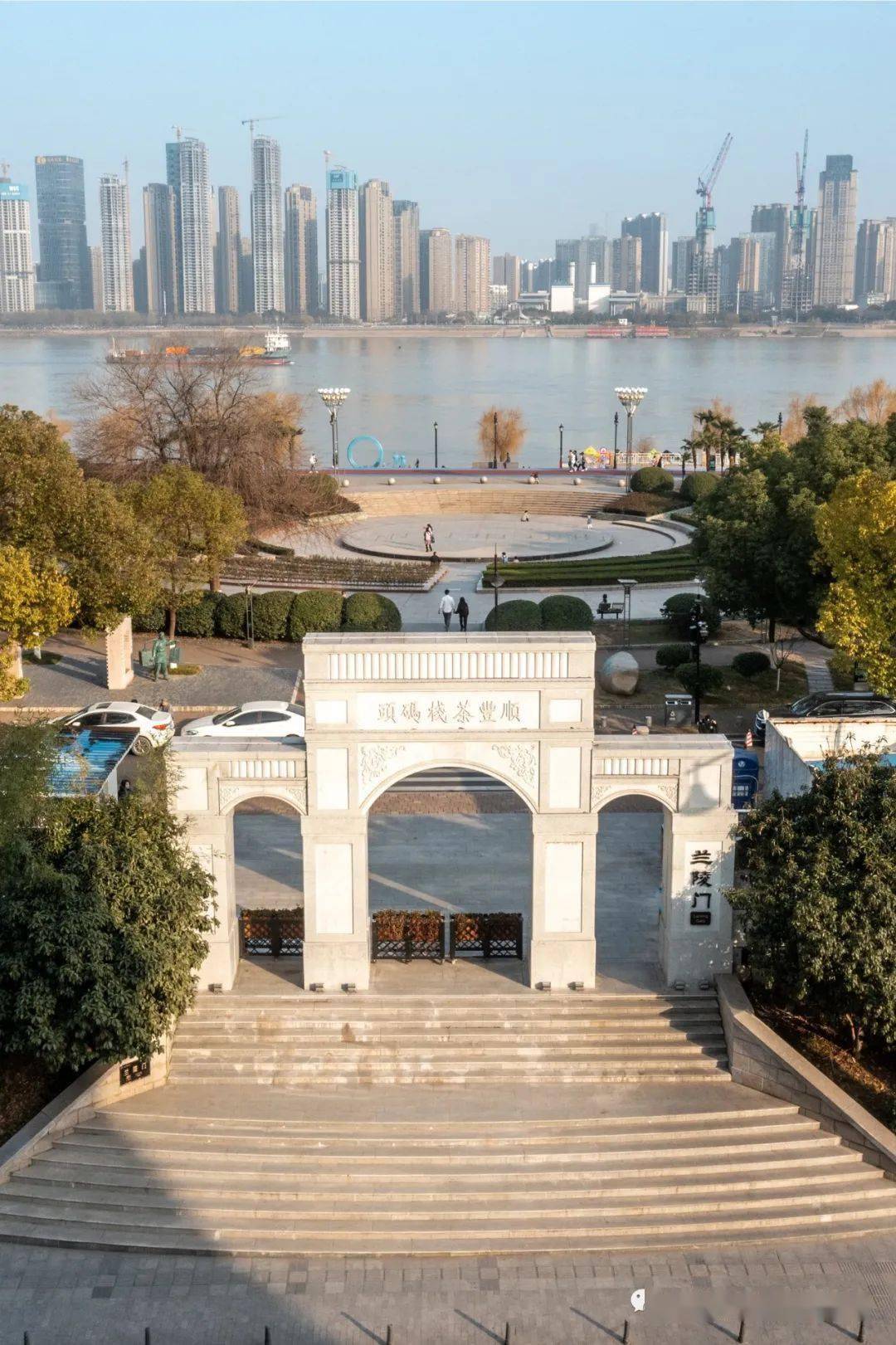 武汉最好看的门在江边
