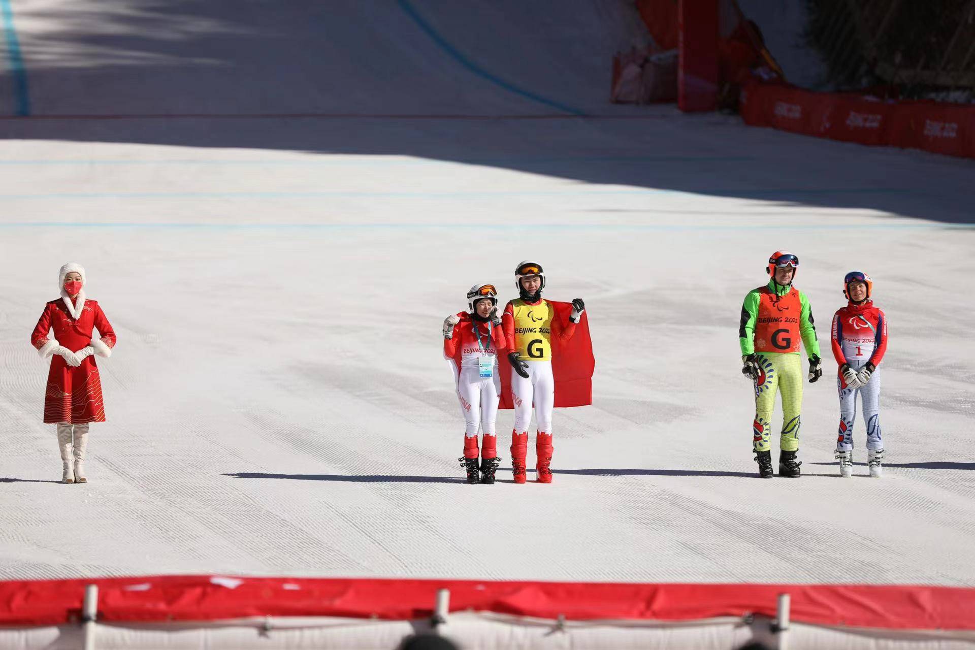 女子|“雪飞燕”首个冬残奥比赛日结束，中国队收获两银一铜