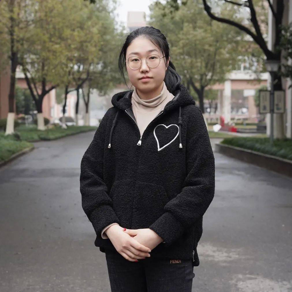 hi我们是桐乡二中宣传团队