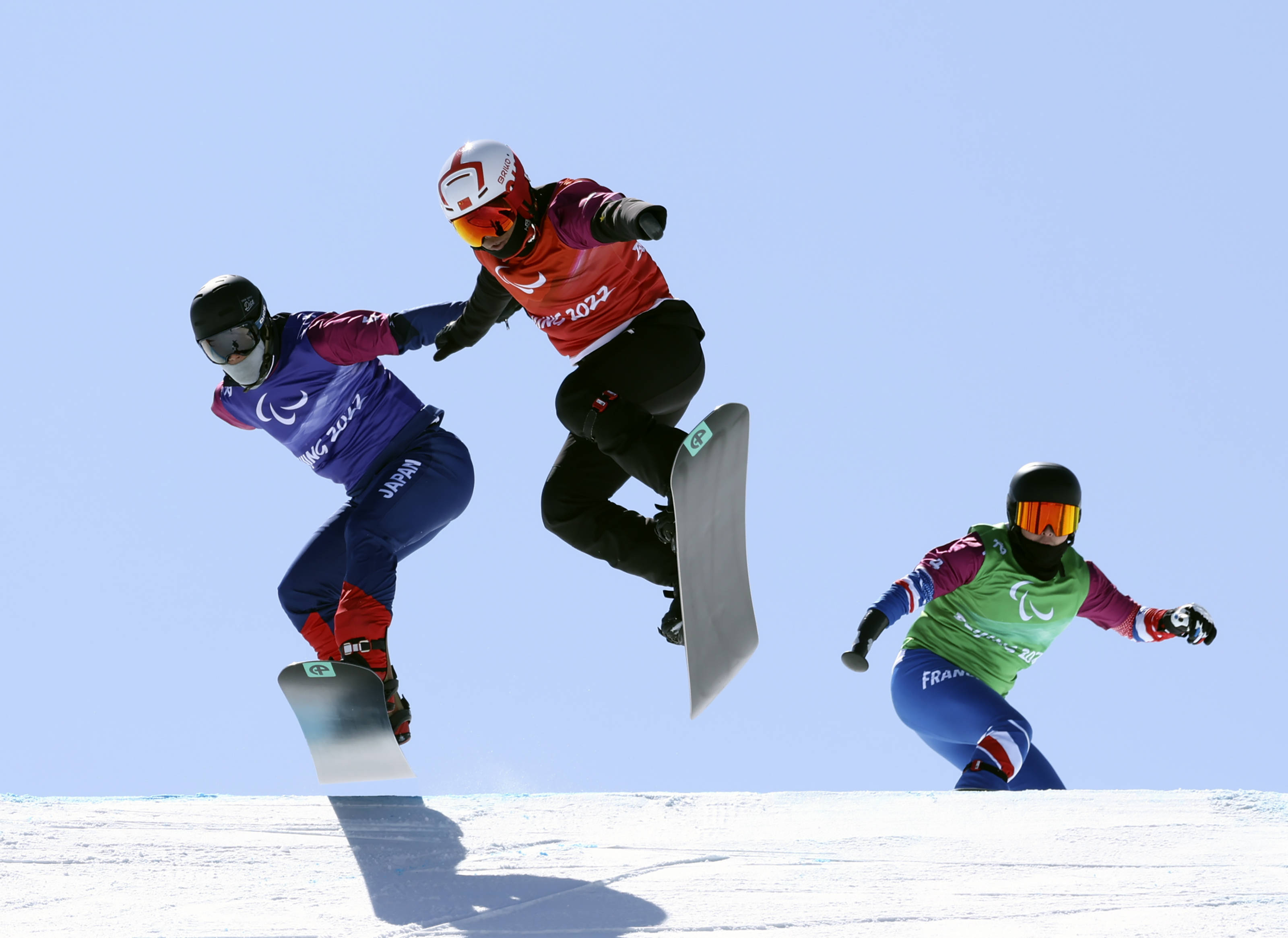 男子|残奥单板滑雪——中国选手包揽男子障碍追逐比赛前三名