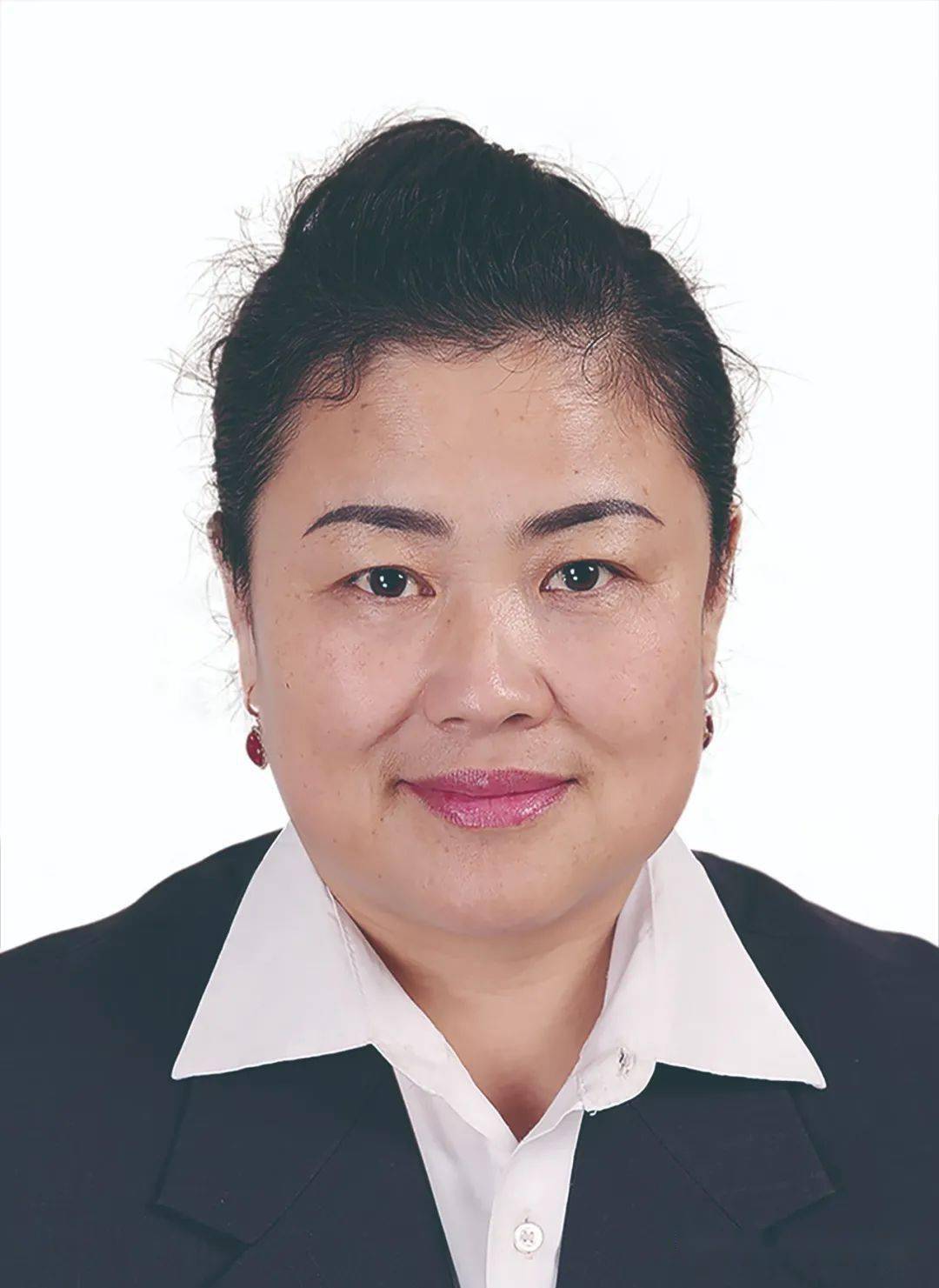 已成长为呼伦贝尔市瑞盛农牧业有限责任公司总经理,阿荣旗第一路桥