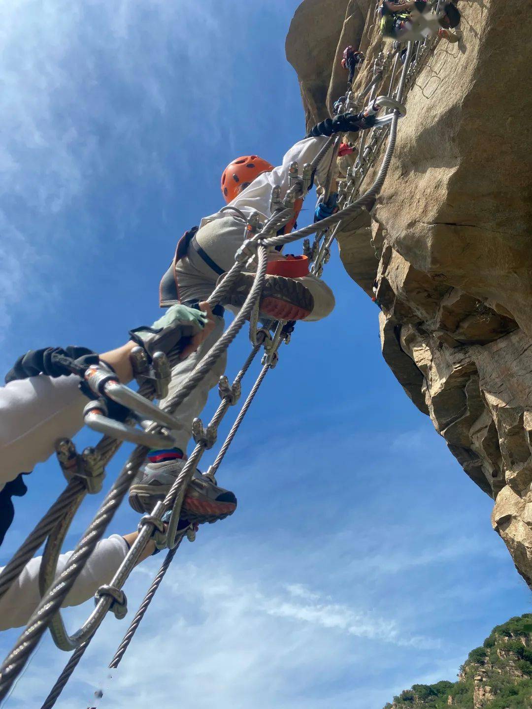 清明节户外探险探洞攀岩速降飞拉达让我们一起上天下地434445