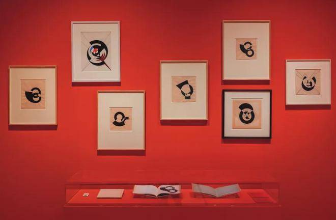 展览|欧姬芙、布尔乔亚……看这些女艺术家的一系列大展