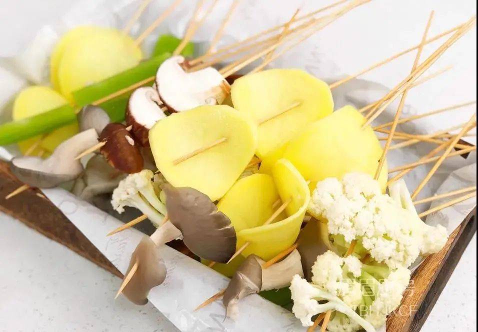 风靡全国的钵钵鸡关键配方在这里10分钟上桌好吃解馋一盆不够吃