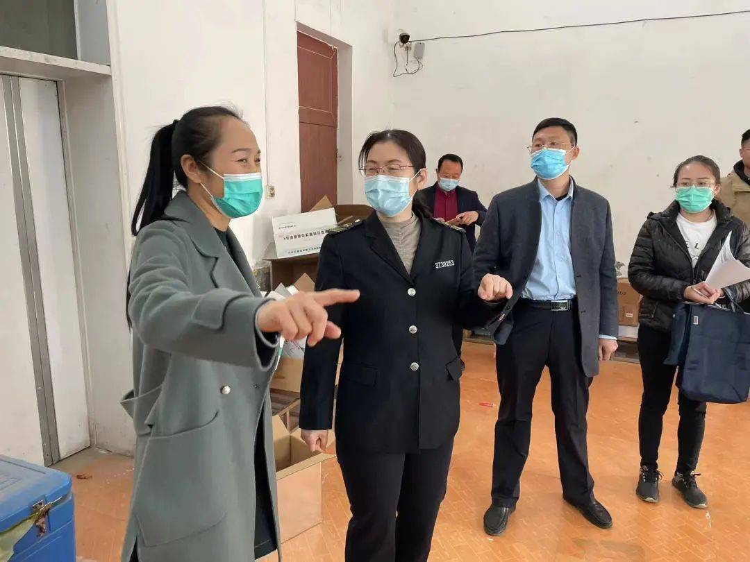 2022年3月9日上午,金乡县市场监督管理局副局长肖清光携药品科张科长