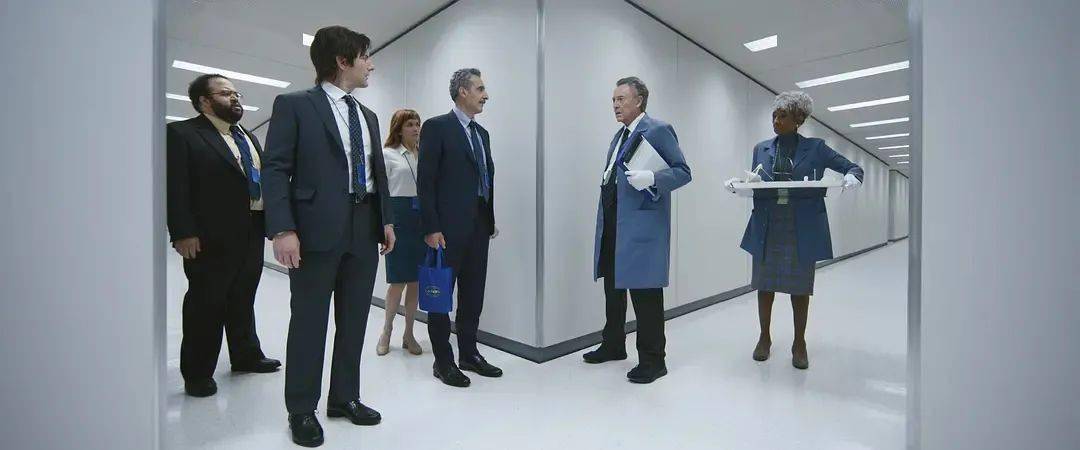 这部科技惊悚剧，打工人都应该去看看