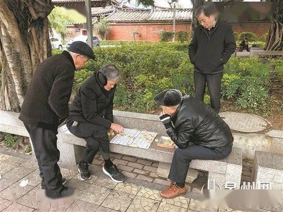 【老有所乐】闲暇时光,公园娱乐_安溪_生活_陈大爷