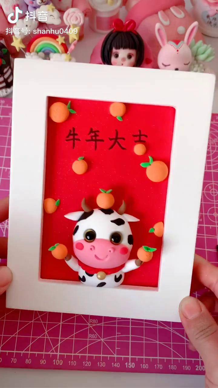 百人画牛迎新年牛年粘土画祝你新的一年大吉大利牛气冲天新年祝福粘土