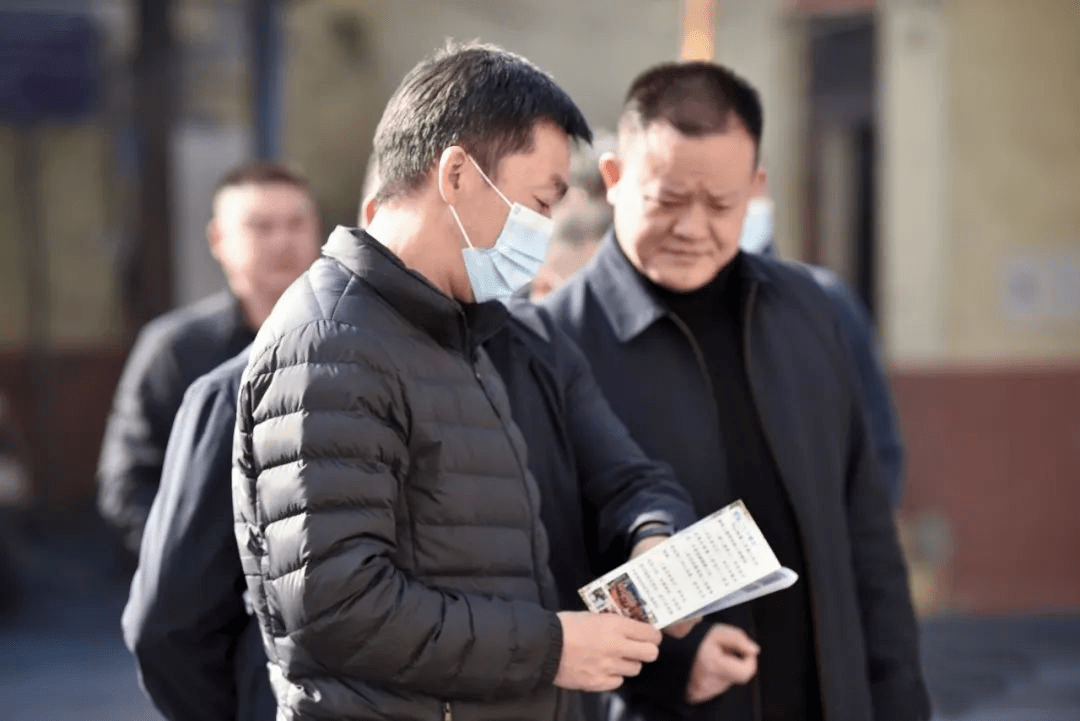 3月7日上午,冯长所一行先到镇雄县塘房村检查指导百县千村毒品大清除