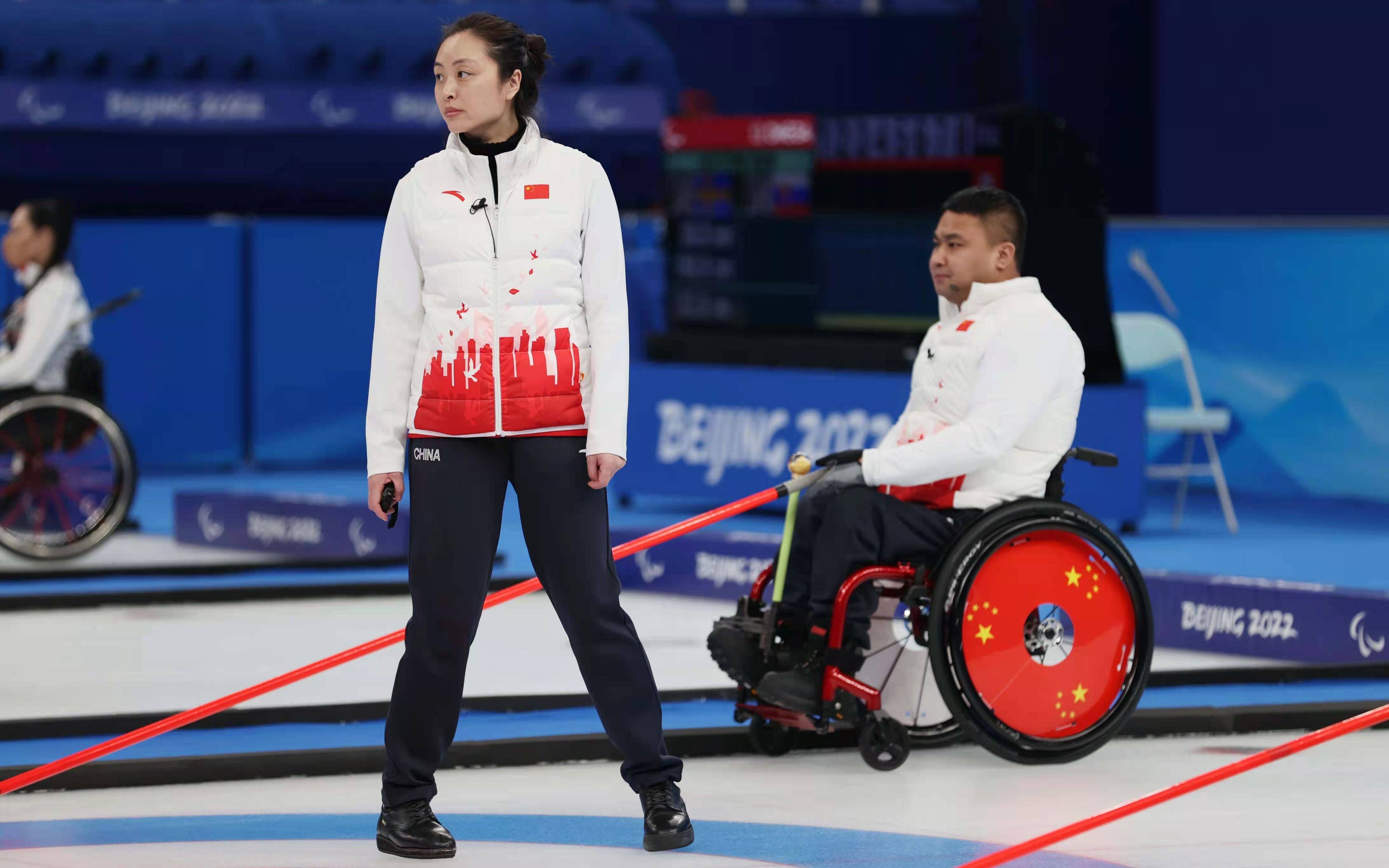 岳清爽把队员当孩子,却许久未见自己的孩子_训练_轮椅_中国