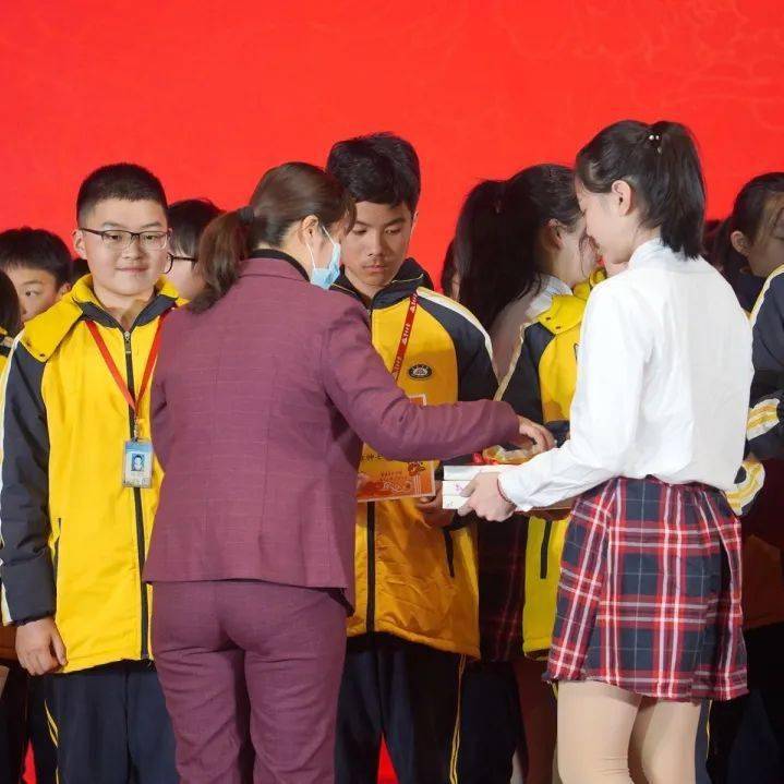 慈溪育才中学绅士淑女颁奖典礼暨中考百日誓师大会隆重举行