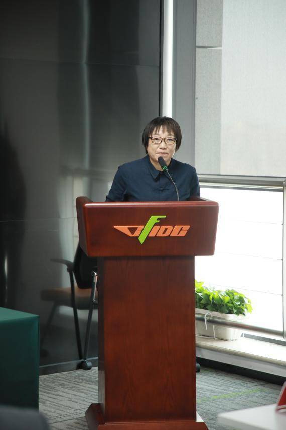 孙雯:打造美丽"铿锵玫瑰"_精神_中国_解勇