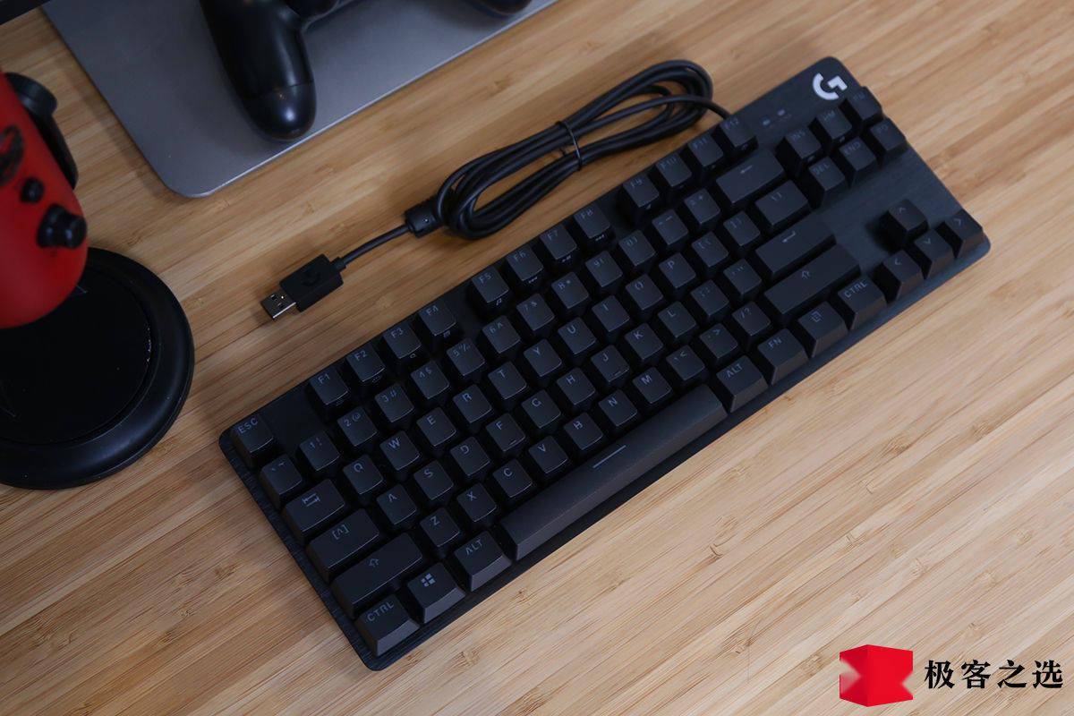 罗技 G412 TKL SE 键盘开箱：T 轴适用广泛，做工扎实价格香