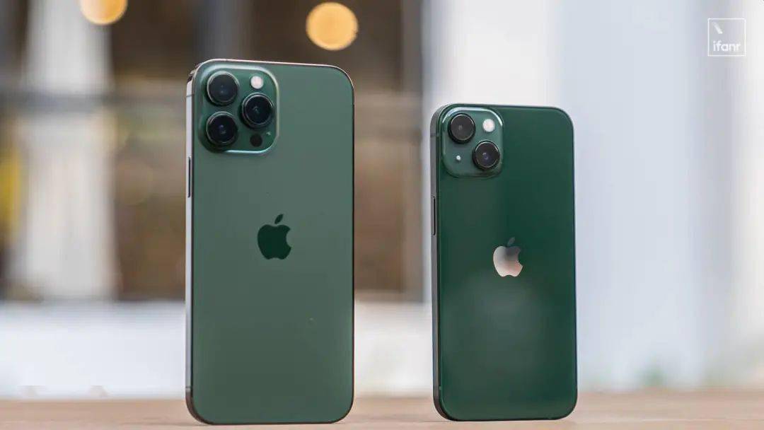 首发iphone13系列新配色开箱把春天握在手里