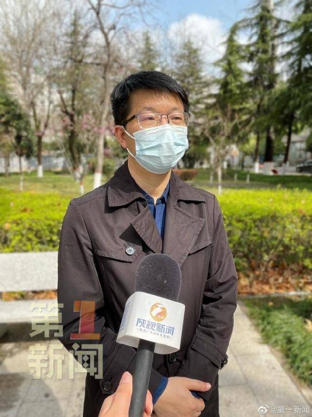 传播|西安一确诊病例被一口痰传染，专家建议：户外也应戴口罩