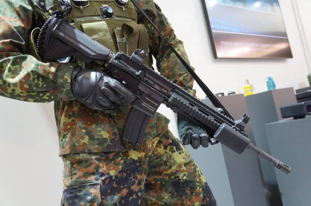 从阿布扎比防展回来,发现国际轻武器又有这些动态_步枪_机枪_公司