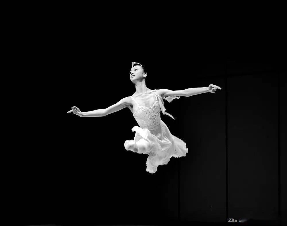 祝贺邱芸庭晋升中央芭蕾舞团首席主演!