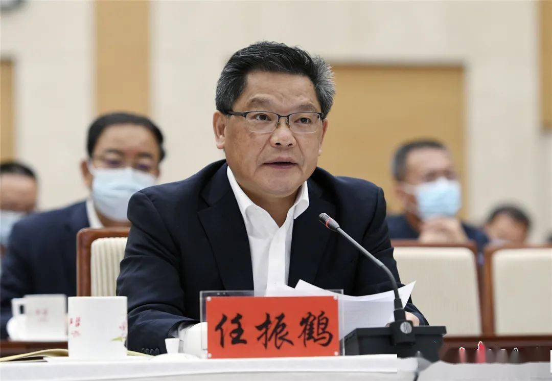 疫情防控丨任振鹤在全省新冠肺炎疫情防控工作调度会上强调时刻绷紧