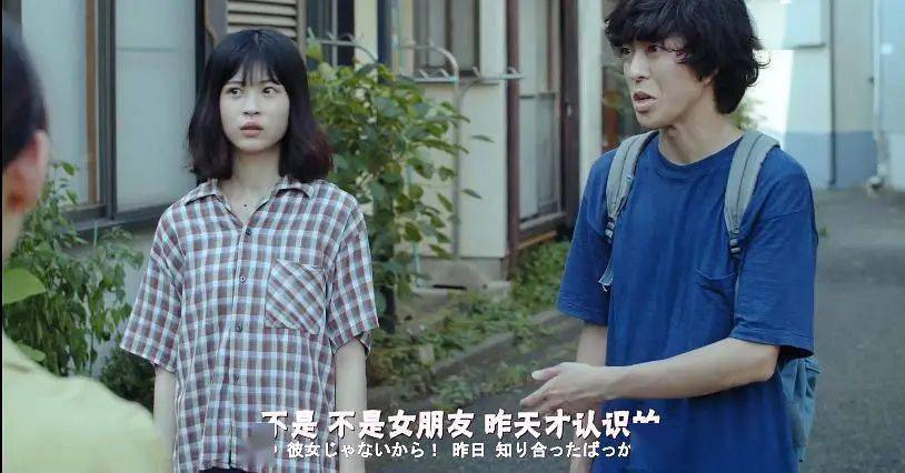 小静|影单报告 | 《阳光普照》之后，《瀑布》咆哮着轰鸣而下