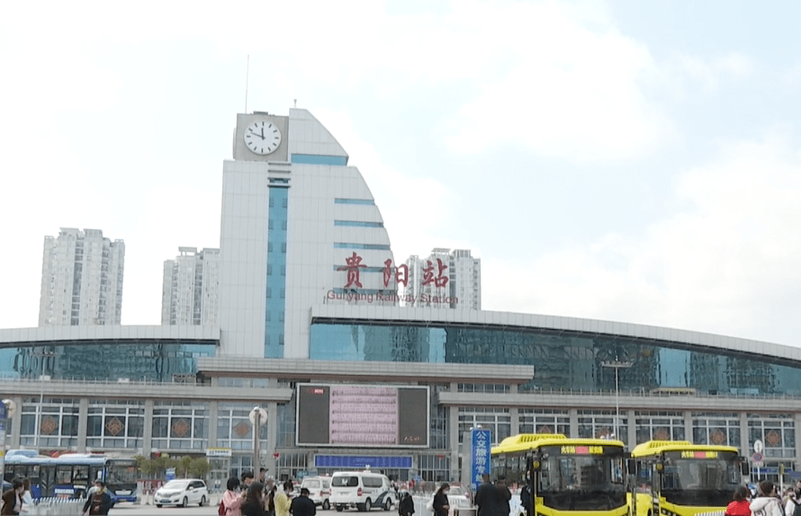离谱贵阳火车站出站口竟找不到一家公共厕所