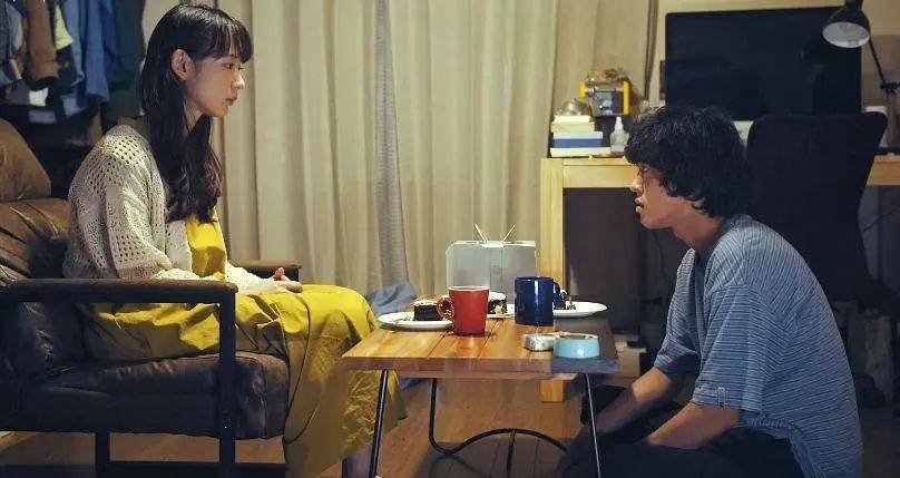 小静|影单报告 | 《阳光普照》之后，《瀑布》咆哮着轰鸣而下