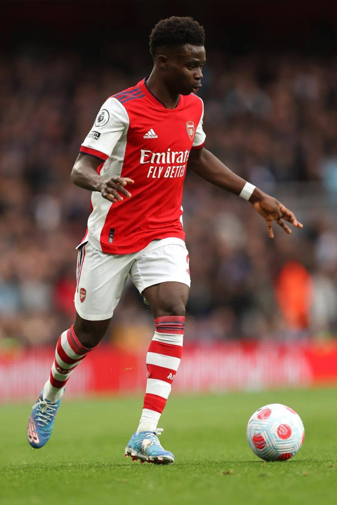 newbalance为萨卡推出两双定制furon足球鞋