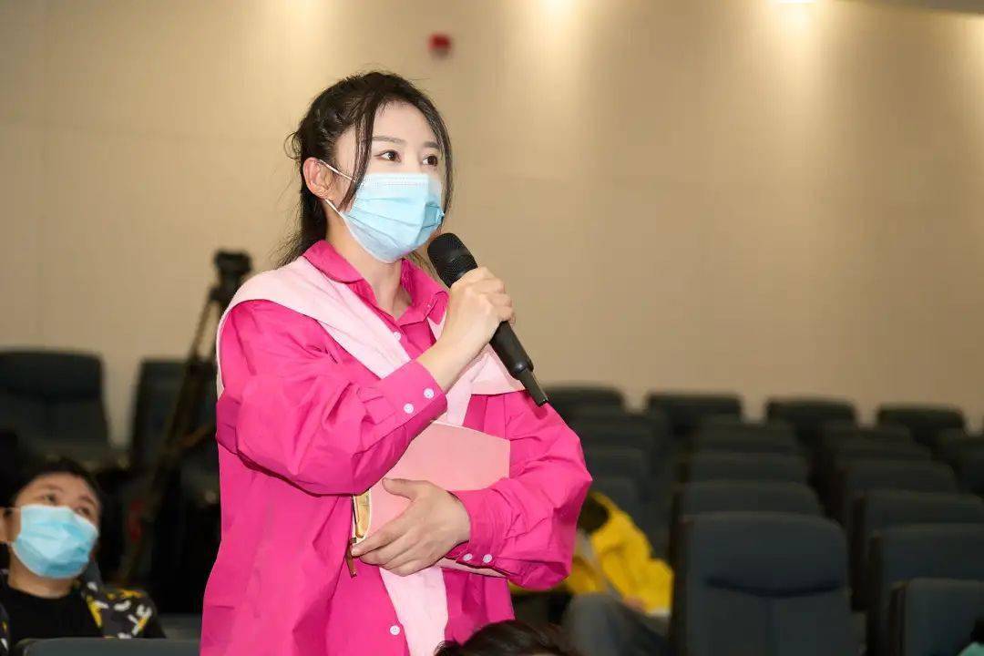 专业人员授课横店演员公会推动职业技能培训常态化