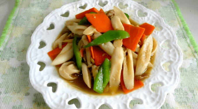 每日一菜 鸡腿菇炒肉_胡萝卜_鸡精_五花肉