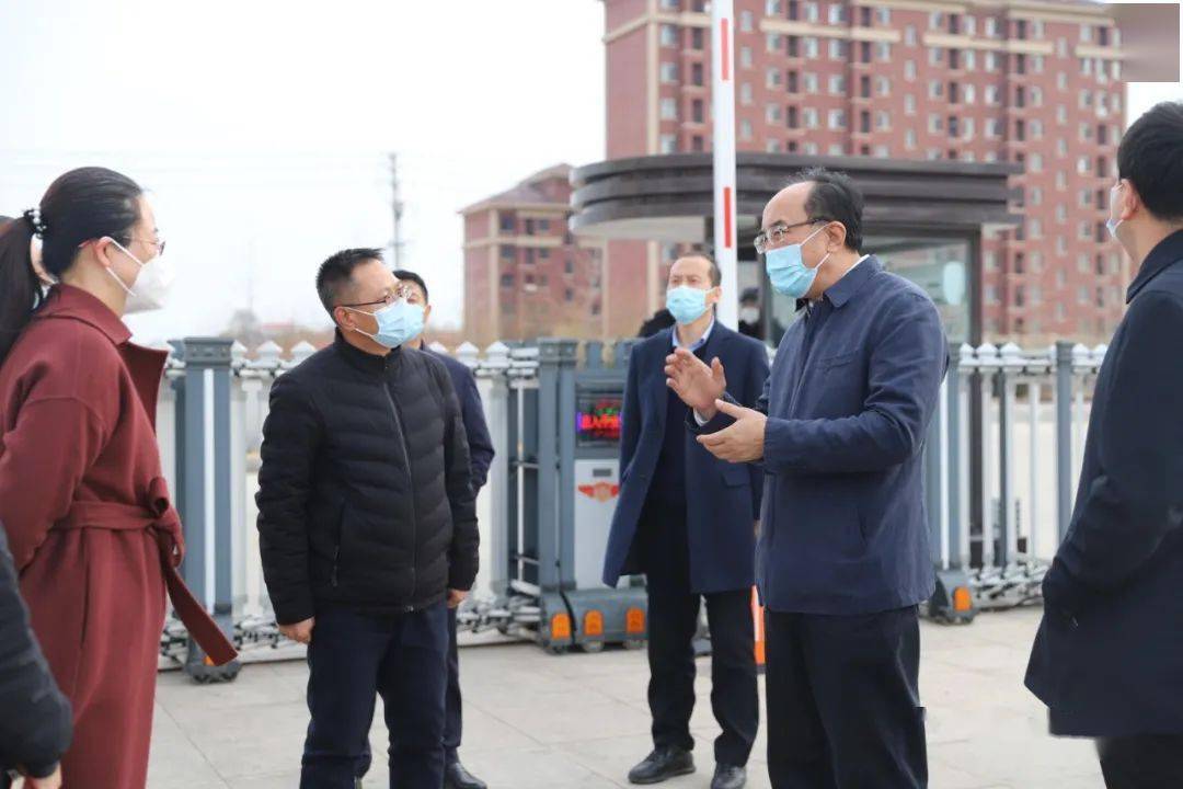 庄河市委书记申守勃调研疫情防控工作